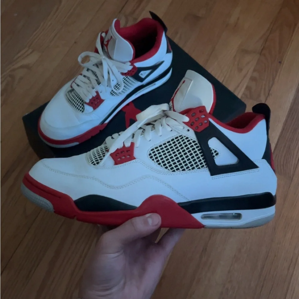 Fire Red Air Jordan 4